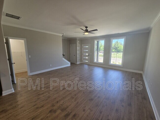 Foto del edificio - 1339 Rebecca Johns Dr