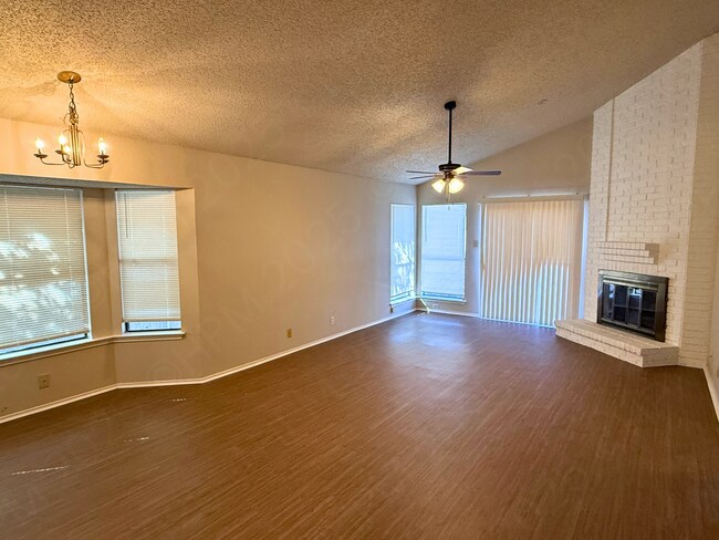 Foto del edificio - Move-In Special. ½ off the first full month's rent with a 12-month lease.