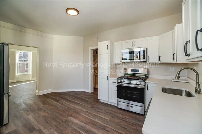 Foto del edificio - 2123 Sidney St