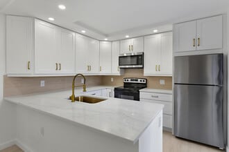 Building Photo - 2018 20th Ct