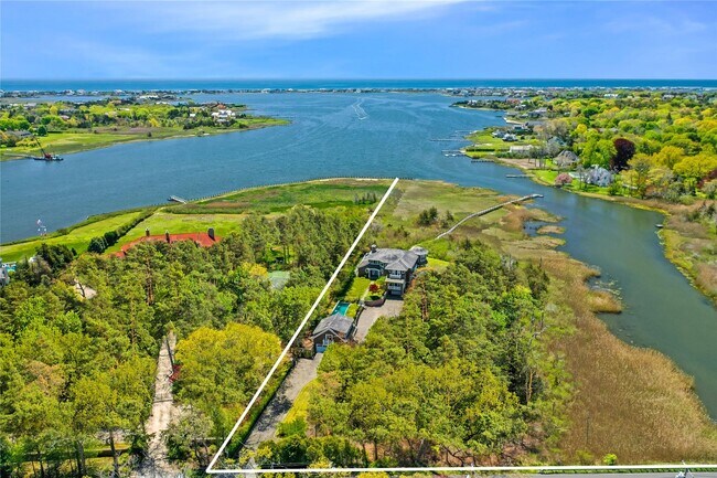 Building Photo - 757 Montauk Hwy