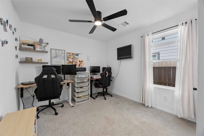 Foto del edificio - 3331 Aspen Stream Dr