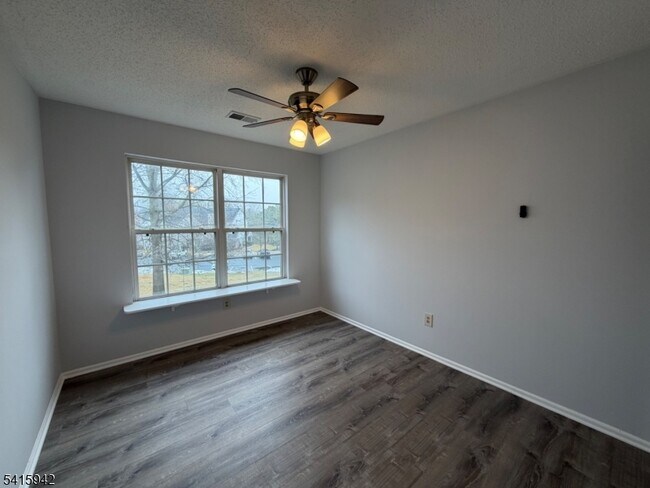 Building Photo - 6 Nashville Ct