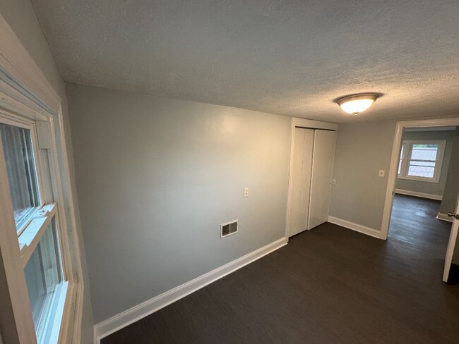 Foto del edificio - 210 S Walnut St