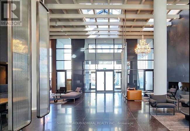 Photo du bâtiment - 8 Interchange Wy