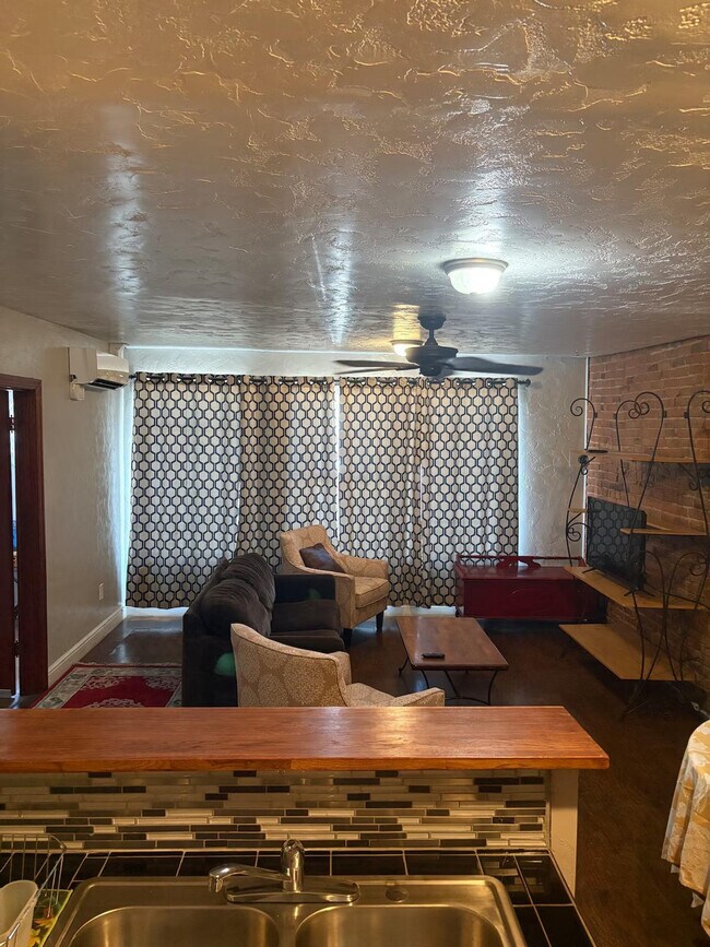 Foto del edificio - 15 Tregaski Ln