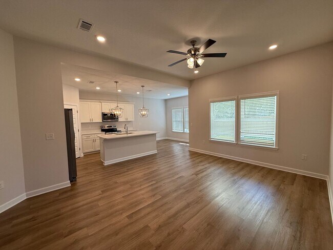 Foto del edificio - Brand New 3/2 home with fenced yard *ask about free rent*