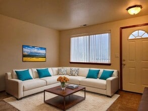 Building Photo - 495 Maylea Pl