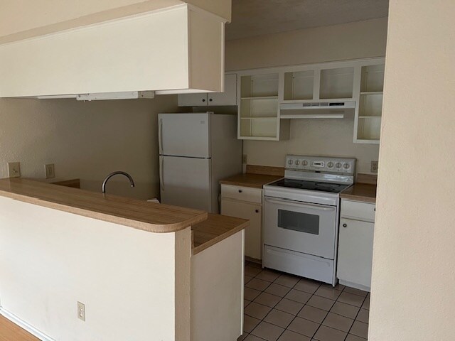 Foto del edificio - 6910 Hart Ln