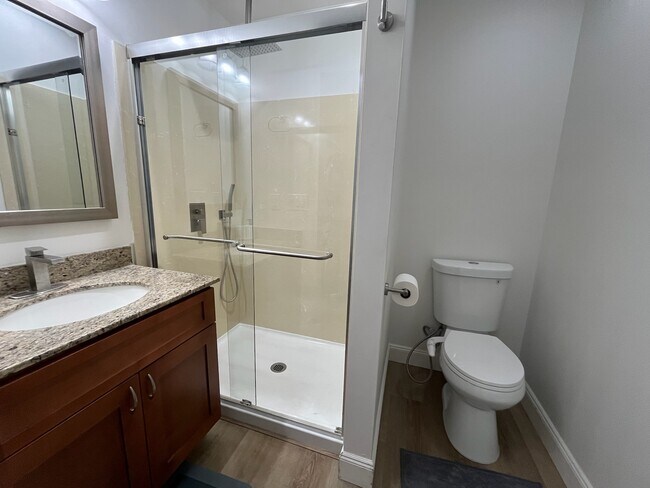 Foto del edificio - 324 Nassau Ln