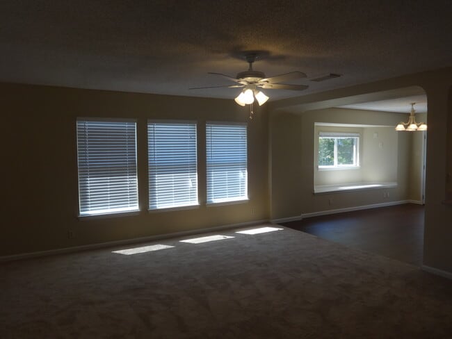 Building Photo - 4803 Fern Lake