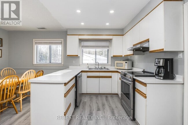 Photo du bâtiment - 910 Concession Rd 17 W