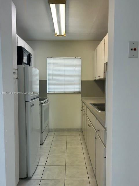 Building Photo - 1325 W 68th St