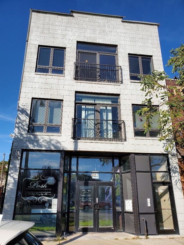 Primary Photo - 5720 W Grand Ave