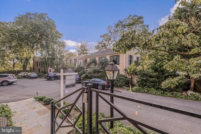 Building Photo - 2810 N Glade St NW