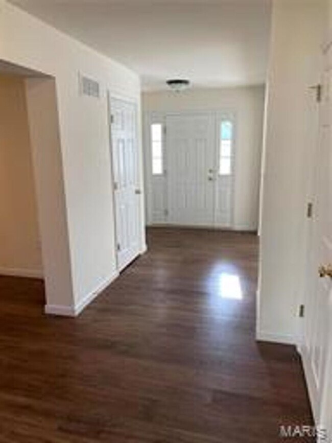 Foto del edificio - Lovely 4 bedroom, 2.5 bath, 2 car garage