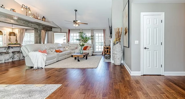 Building Photo - NEW LISTING!!!! Dont Miss Out