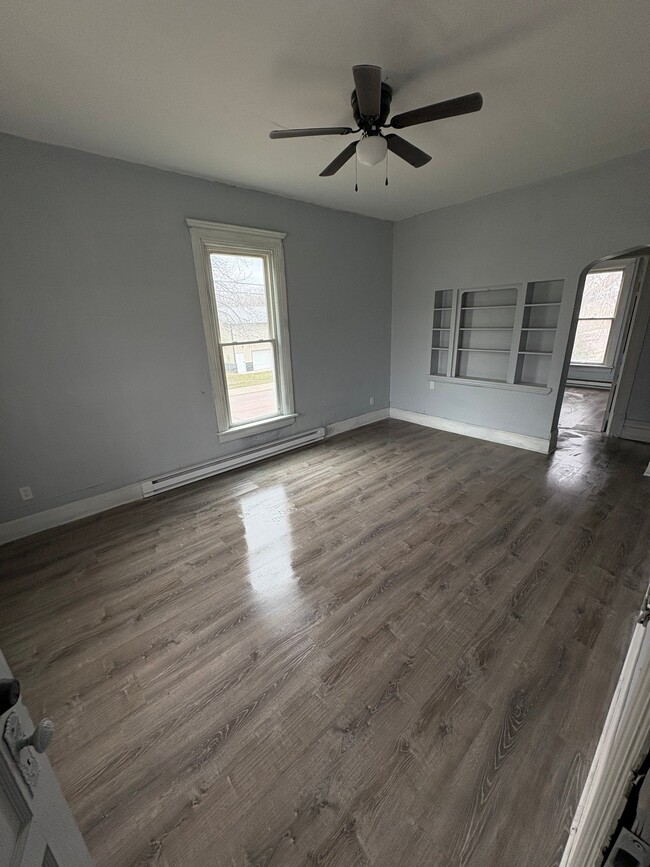 Building Photo - 603 Albion Ave