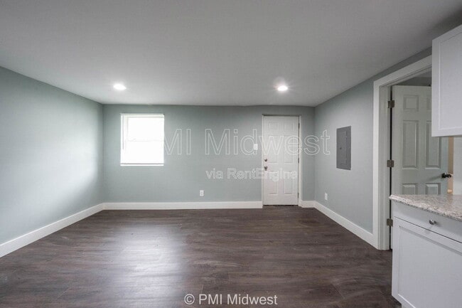 Building Photo - 238.5 N Beville Ave