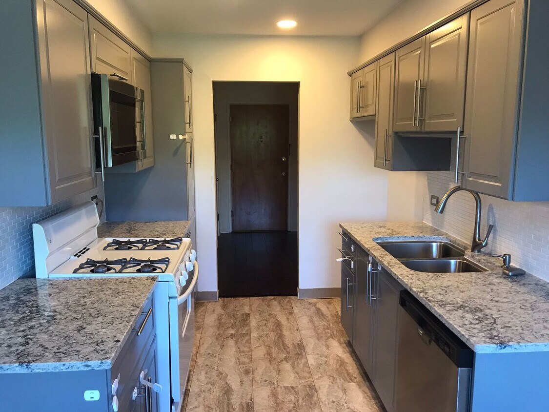 Foto principal - 1321 S Finley Rd