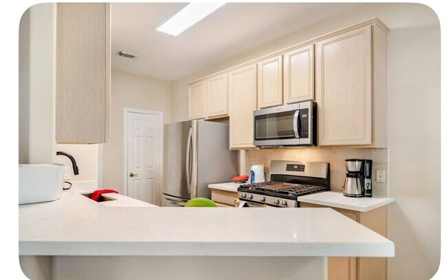 Foto del edificio - 13674 Garden Grove Ct