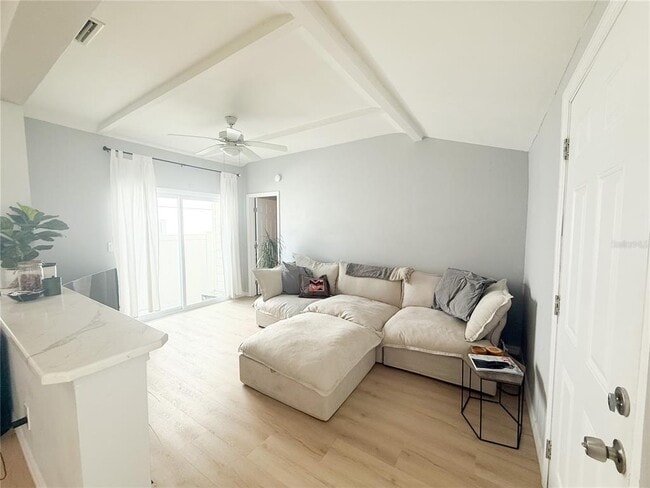 Foto del edificio - 175 133rd Ave W