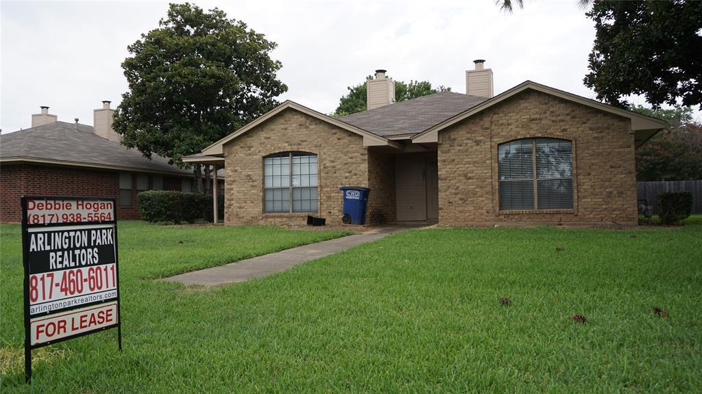 114 S Pipeline Rd W, Euless, TX 76040 Townhome Rentals in Euless TX