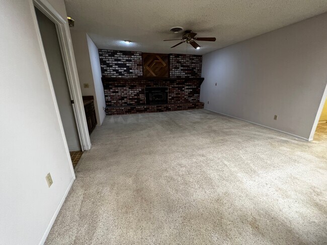 1652 Rushing St photo'