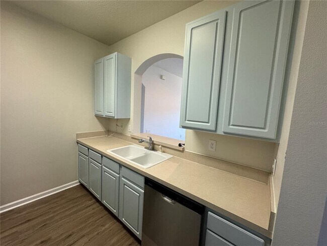 Foto del edificio - 7990 Baymeadows Cir W
