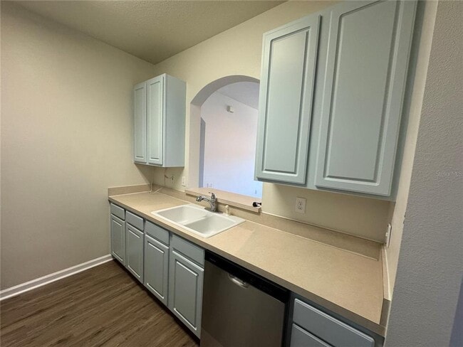 Building Photo - 7990 Baymeadows Cir W