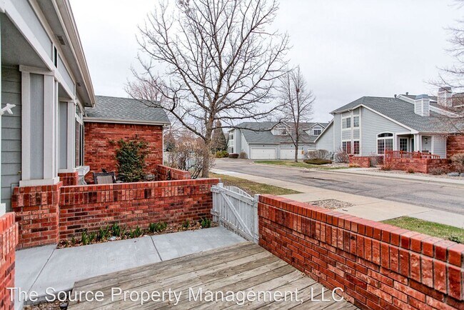 Building Photo - 3 br, 2.5 bath House - 4500 Seneca St #59