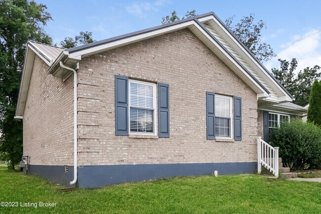 Foto del edificio - 523 River Oaks Dr
