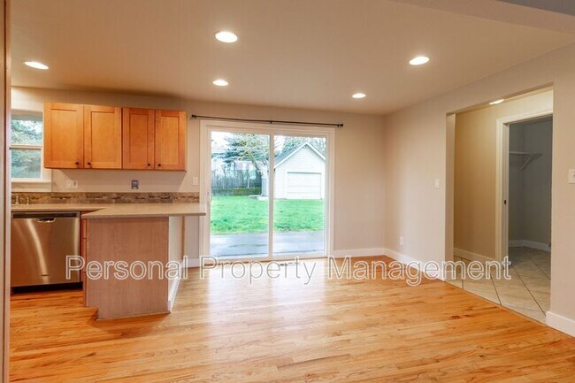 Foto del edificio - 4304 NE 38th St