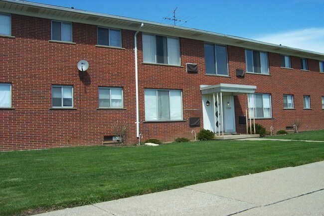 Kelly Manor Apartments Eastpointe Mi Building Photo Kelly Manor