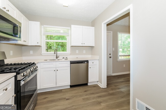 Building Photo - 1743 Hunting Creek Ln SE