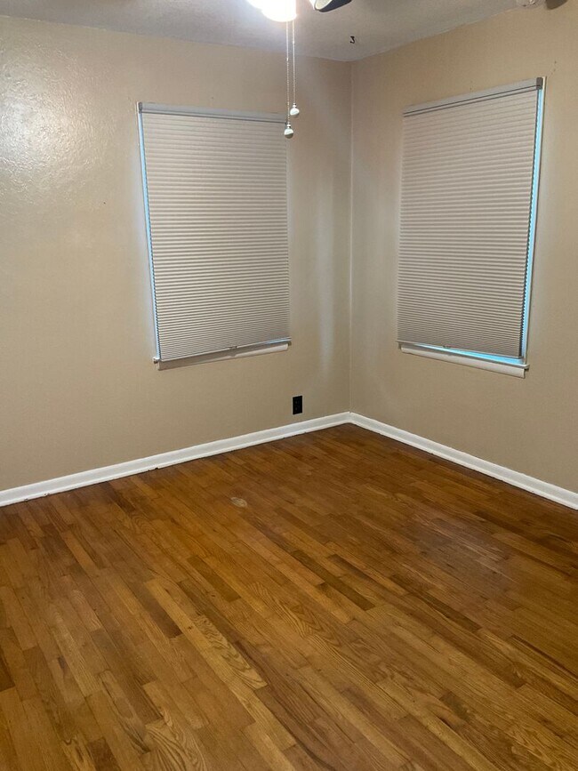 Foto del edificio - Gorgeous 2bd/1bath home with one car garage in Joplin Mo!!