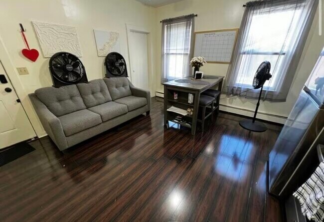 Foto del edificio - 1576 Tremont St