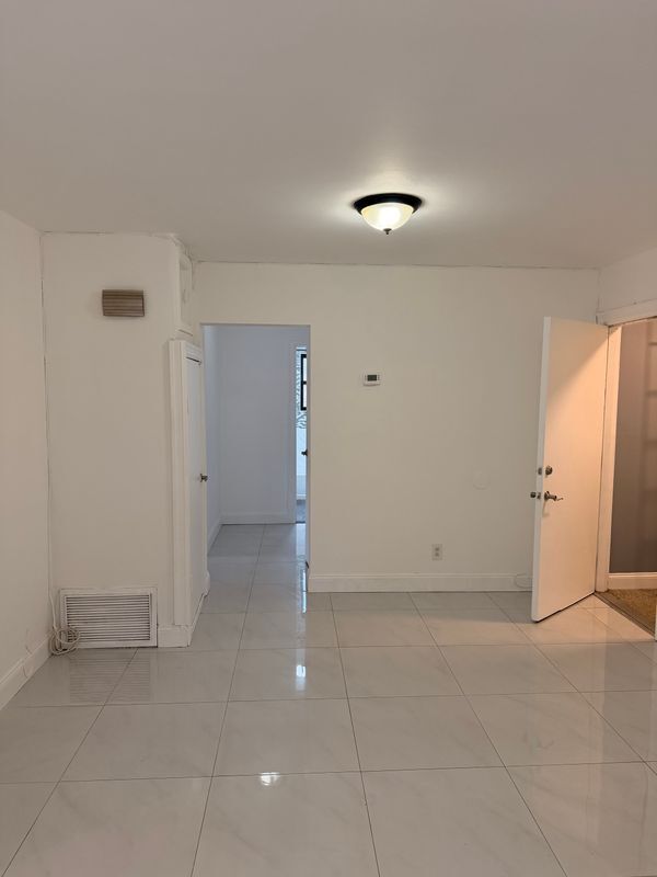 Foto del edificio - 135-51 223rd St