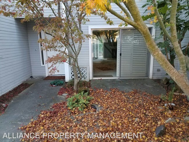 Foto del edificio - 2318 Lakeview Dr