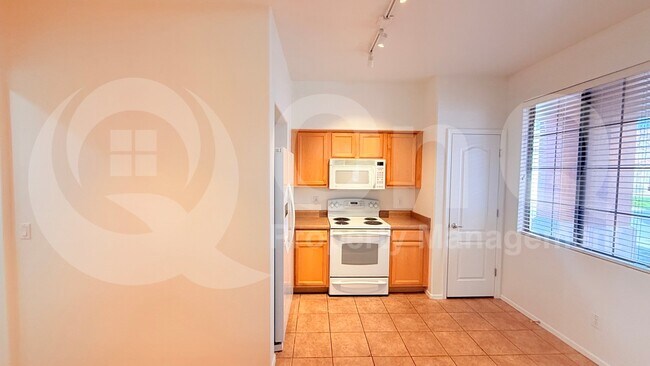 Foto del edificio - 6334 S Blake St