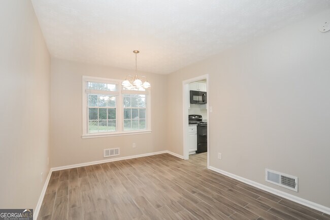 Foto del edificio - 3037 Kathy Ln NW