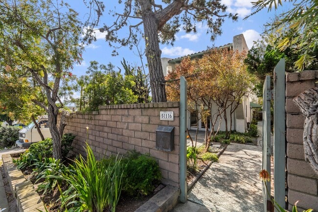 Foto del edificio - 516 Rosecrans Ave
