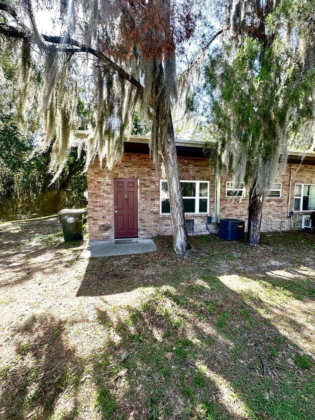 371 N Trowell Ave, Umatilla, FL 32784 House Rental in Umatilla, FL