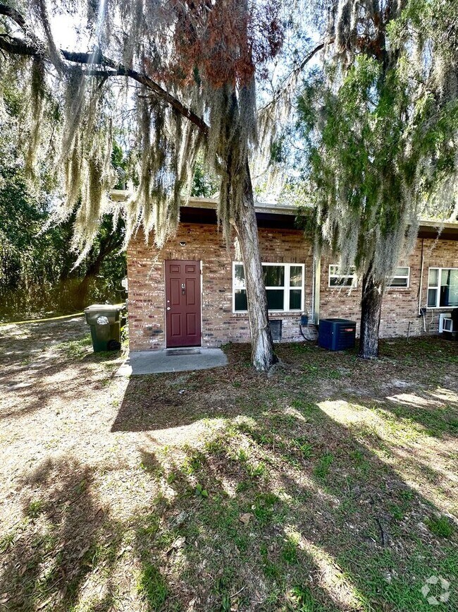 Downtown Umatilla Apartments for Rent with a Swimming Pool Umatilla