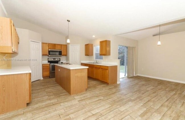 Building Photo - 330 Kingfish Dr