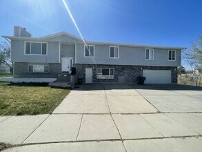 Building Photo - 9140 Judd Ln