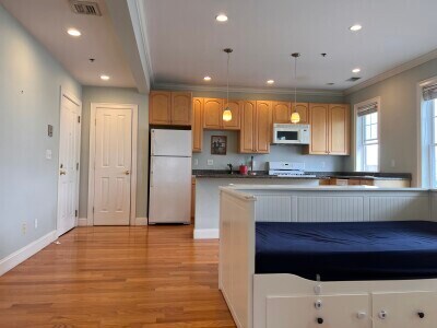 Primary Photo - 146 Clifton St