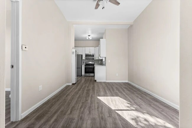 Foto del edificio - 2364 E 16th St
