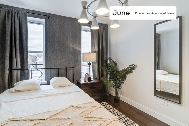 Foto del edificio - Room in Shared 4 bed/1 bath home