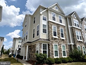 Building Photo - 42406 Benfold Square
